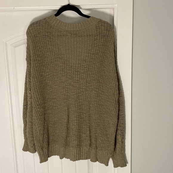 American eagle v-neck sweater - Picture 2 of 3